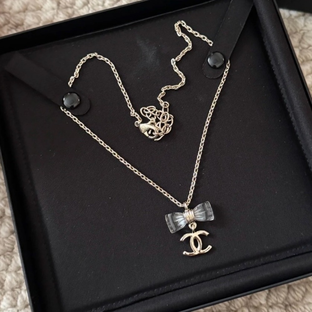 Women's Chanel Crystal Bow CC Logo Gold-Tone Necklace